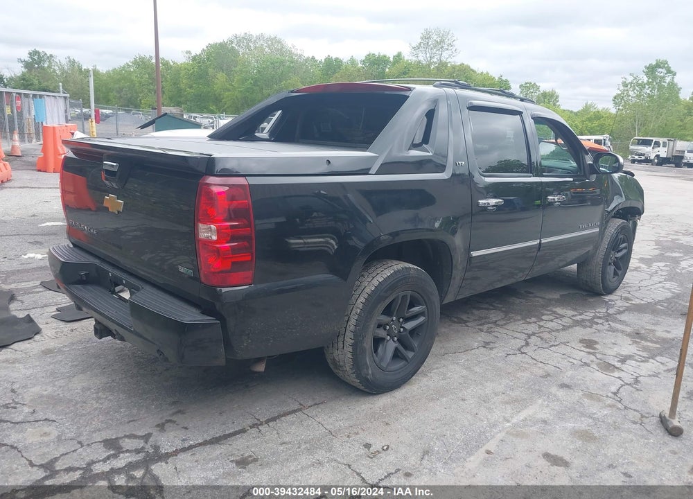 2011 CHEVROLET AVALANCHE 1500 LTZ VIN: 3GNTKGE38BG232323