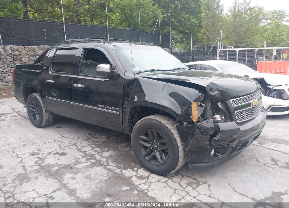 2011 CHEVROLET AVALANCHE 1500 LTZ VIN: 3GNTKGE38BG232323