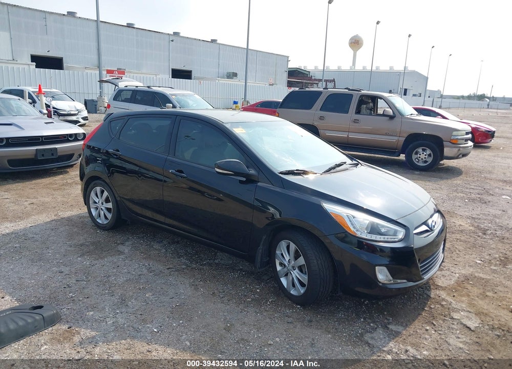 2014 HYUNDAI ACCENT SE VIN: KMHCU5AE1EU188130