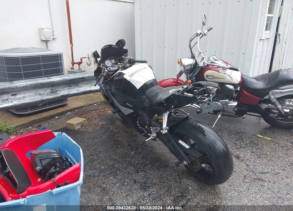 2007 SUZUKI GSX-R1000 VIN: JS1GT77A472101953
