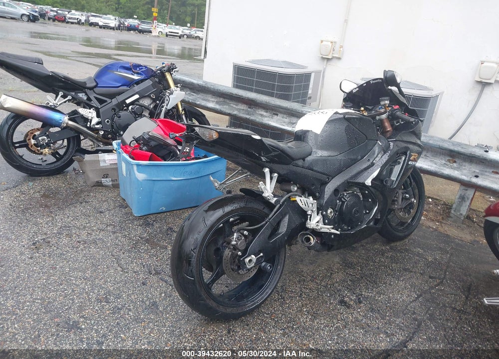 2007 SUZUKI GSX-R1000 VIN: JS1GT77A472101953