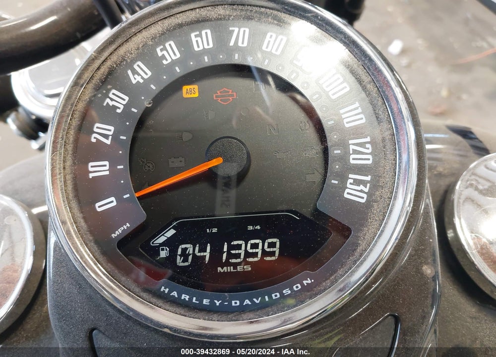 2018 HARLEY-DAVIDSON FLHC HERITAGE CLASSIC VIN: 1HD1YAJ15JC035433