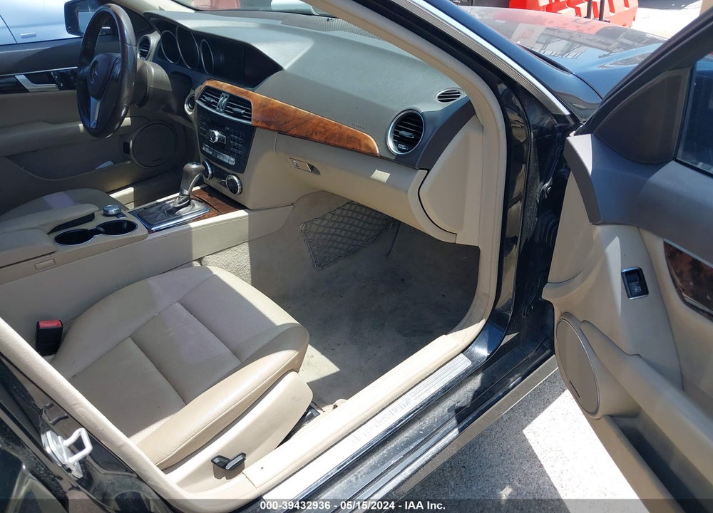 2013 MERCEDES-BENZ C 350 SPORT VIN: WDDGF5HB0DA821797