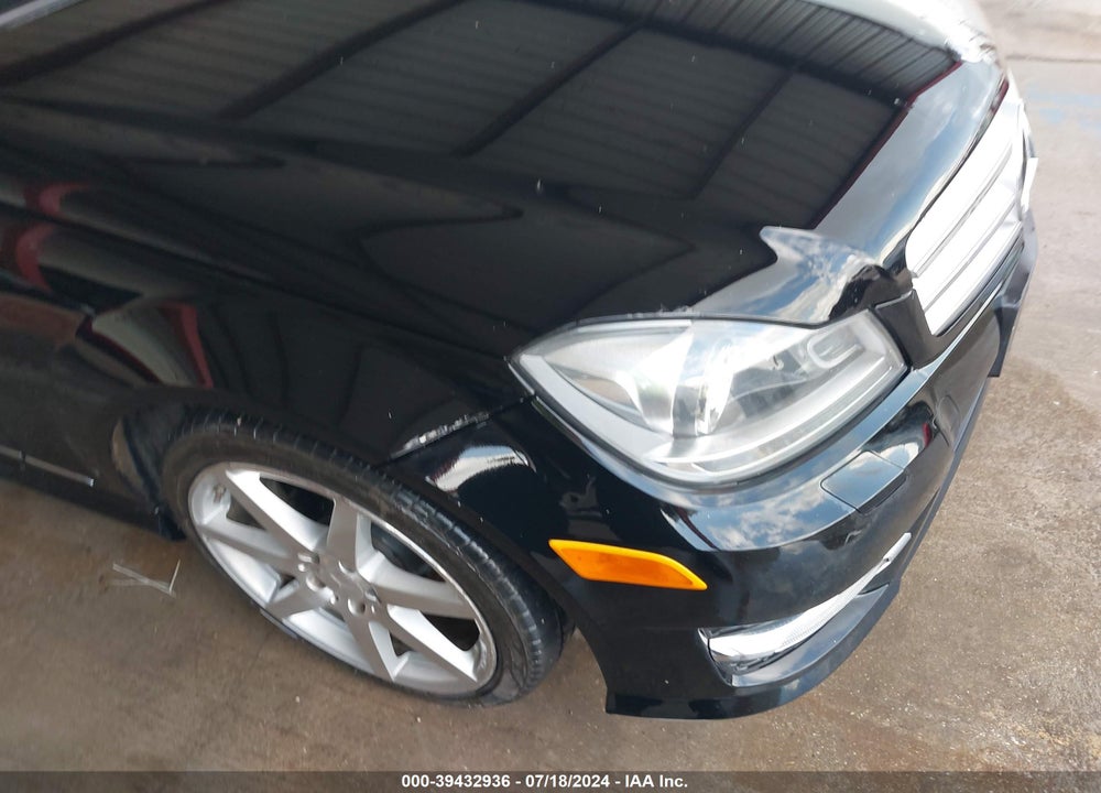 2013 MERCEDES-BENZ C 350 SPORT VIN: WDDGF5HB0DA821797