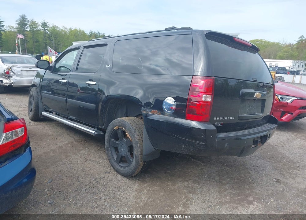 2007 CHEVROLET SUBURBAN 1500 LT VIN: 1GNFK16357J171141