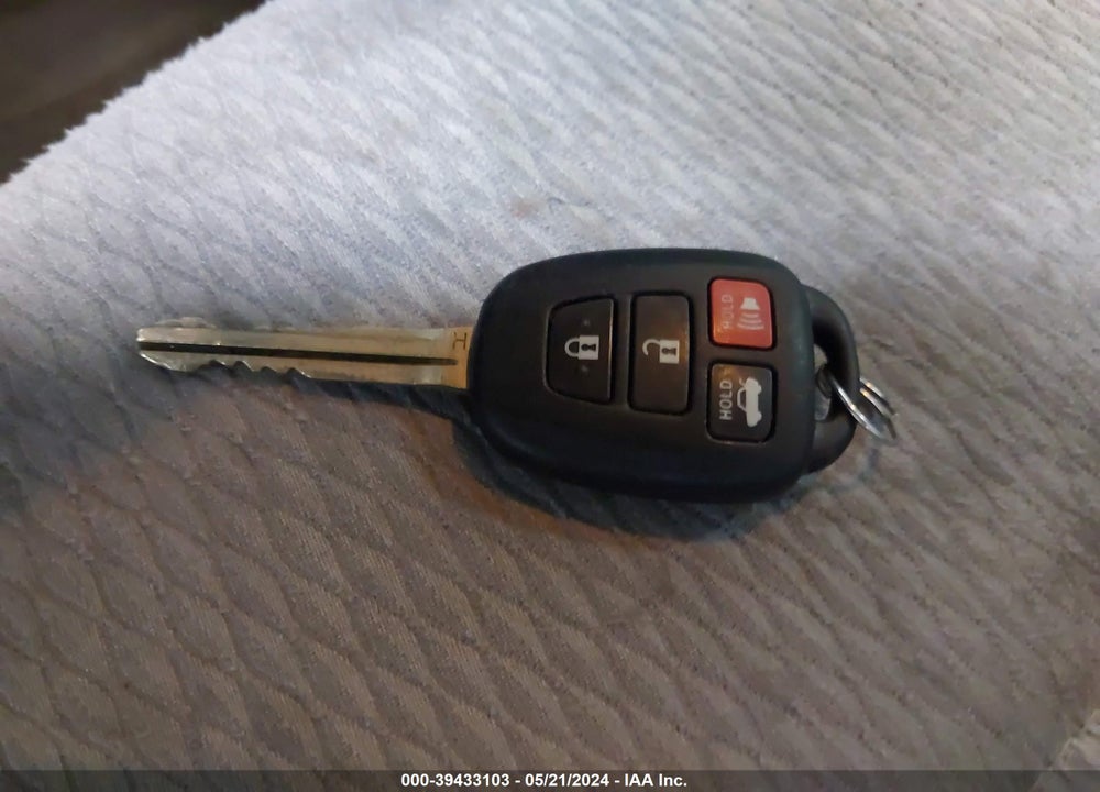 2014 TOYOTA COROLLA LE VIN: 5YFBURHE7EP168488