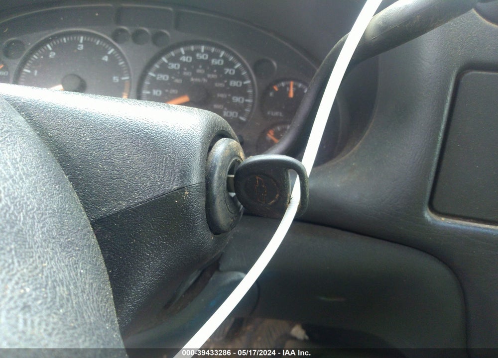2003 CHEVROLET S-10 LS VIN: 1GCDT13XX3K178353