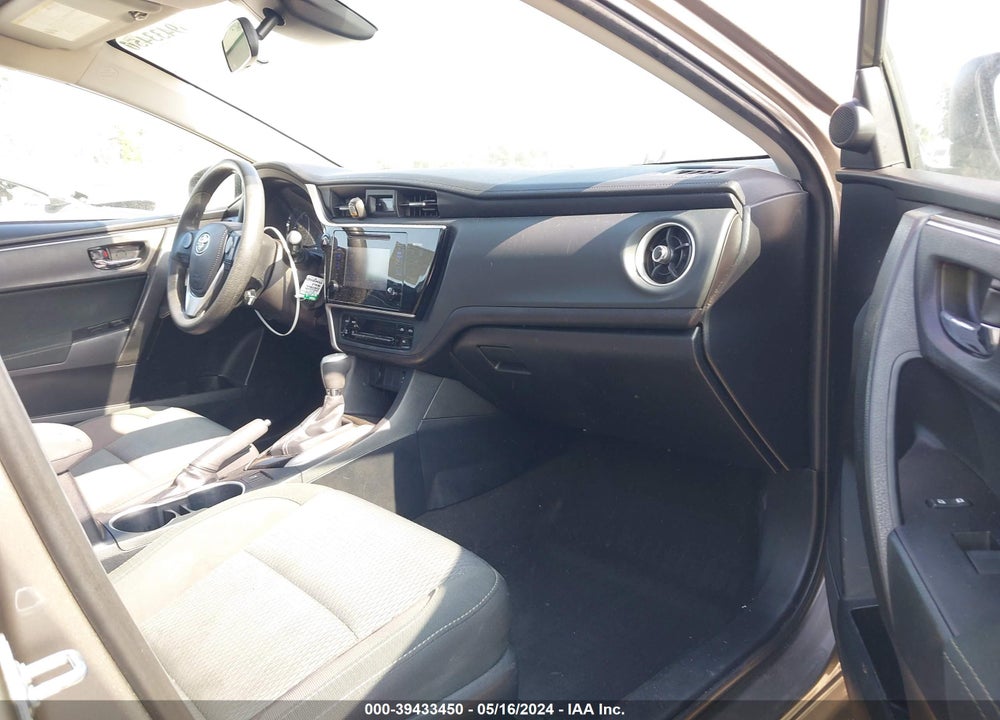 2017 TOYOTA COROLLA LE VIN: 2T1BURHE5HC952379