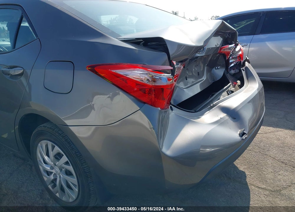 2017 TOYOTA COROLLA LE VIN: 2T1BURHE5HC952379