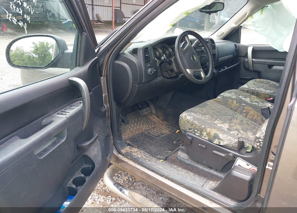 2013 CHEVROLET SILVERADO 1500 LT VIN: 1GCRCSE02DZ278192