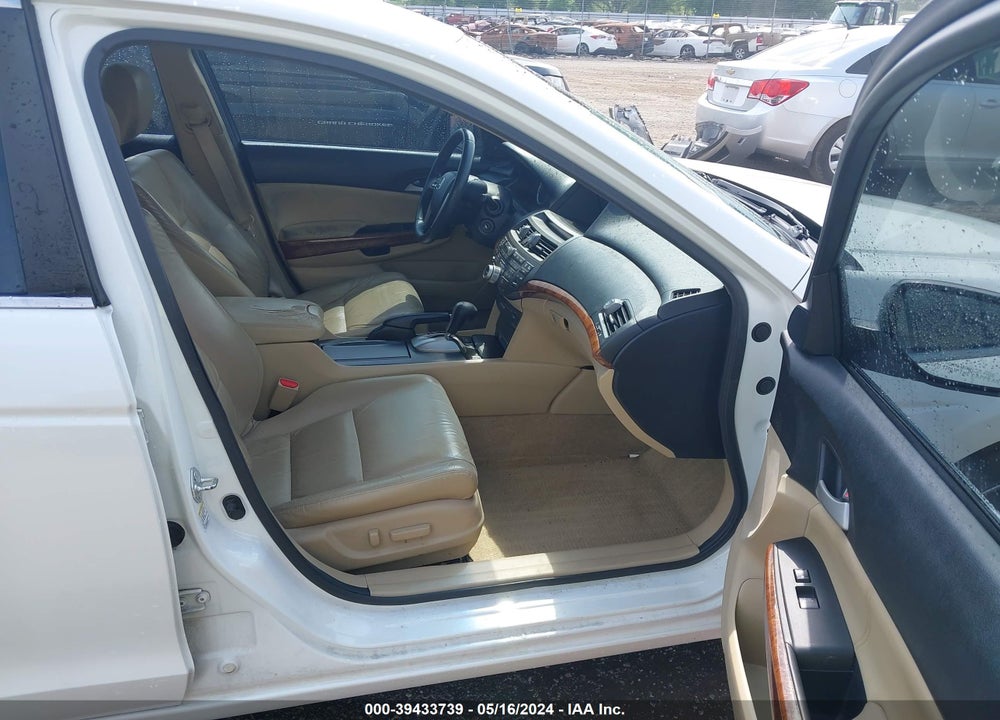 2011 HONDA ACCORD 3.5 EX-L VIN: 5KBCP3F83BB001396
