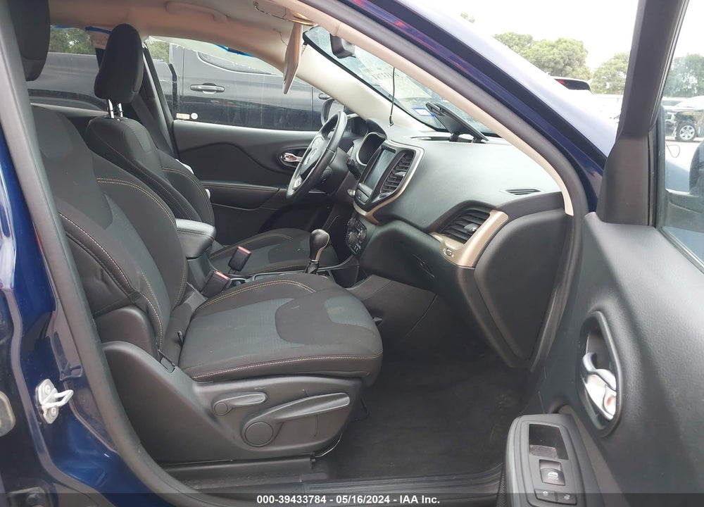 2016 JEEP CHEROKEE LATITUDE VIN: 1C4PJLCB5GW166872