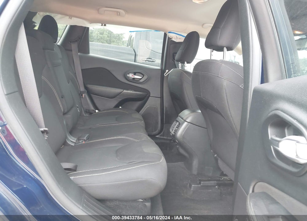 2016 JEEP CHEROKEE LATITUDE VIN: 1C4PJLCB5GW166872