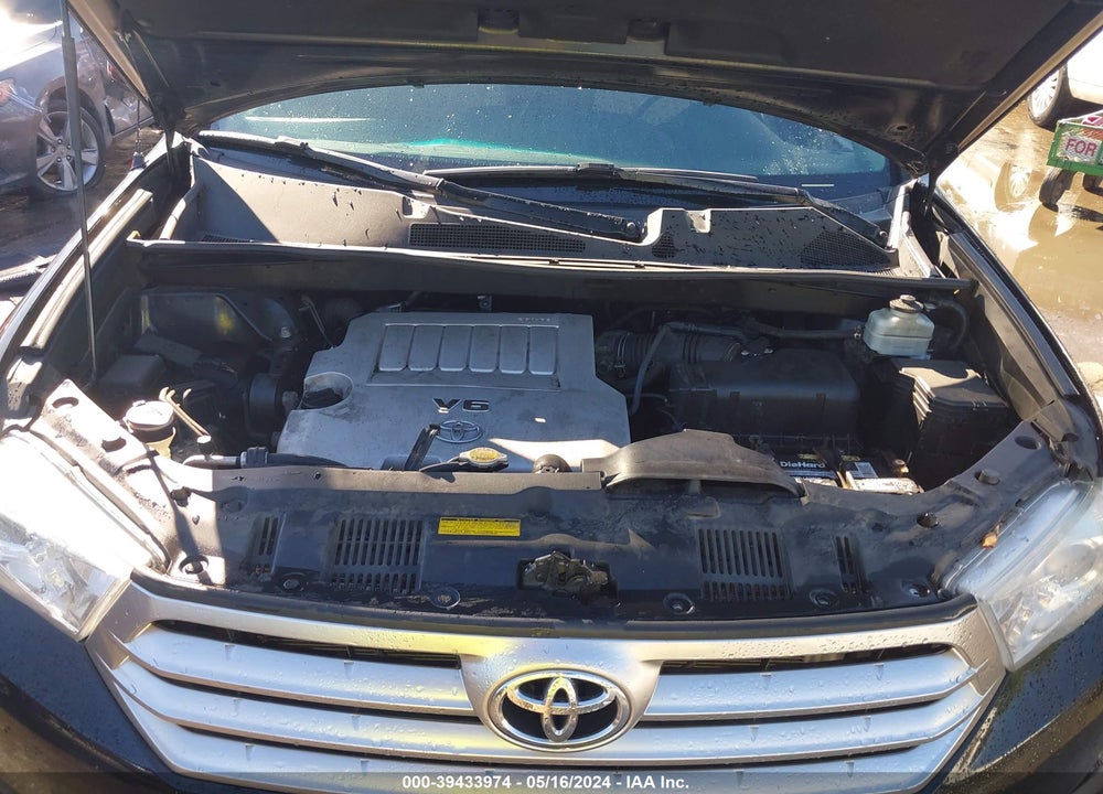 2011 TOYOTA HIGHLANDER BASE V6 VIN: 5TDBK3EH6BS083551