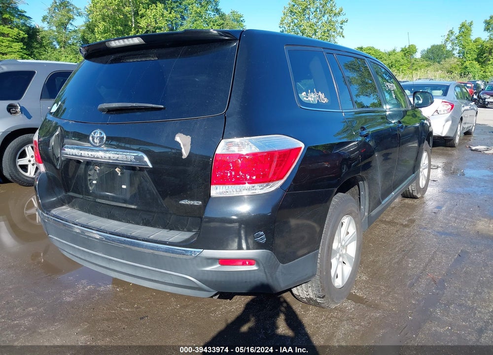 2011 TOYOTA HIGHLANDER BASE V6 VIN: 5TDBK3EH6BS083551