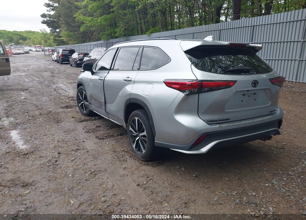 2022 TOYOTA HIGHLANDER XSE VIN: 5TDJZRBHXNS186717
