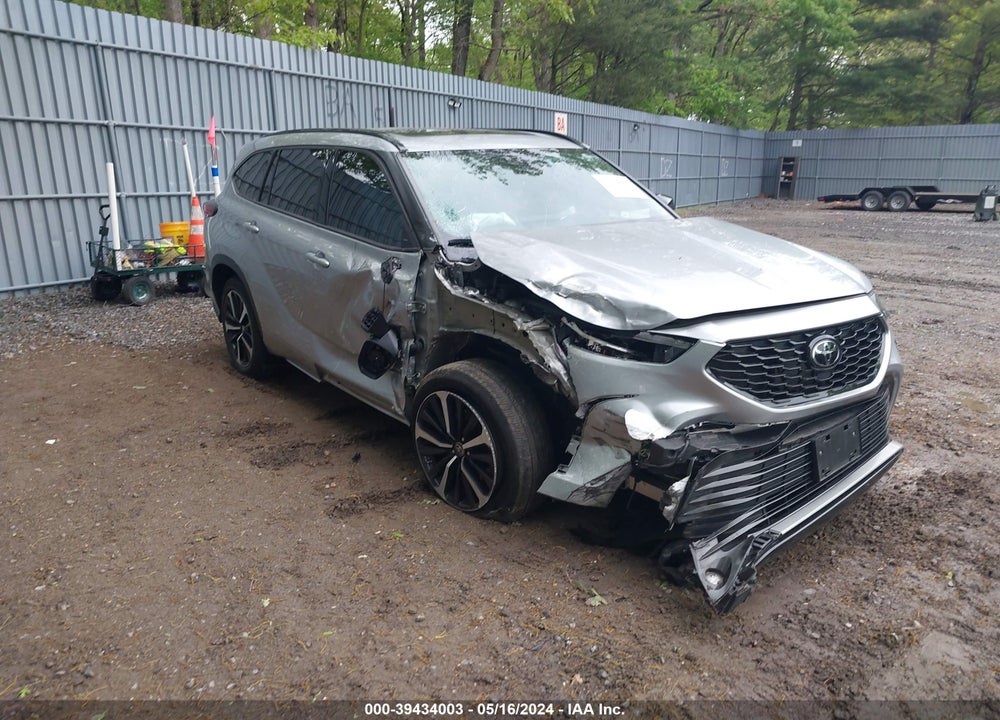 2022 TOYOTA HIGHLANDER XSE VIN: 5TDJZRBHXNS186717