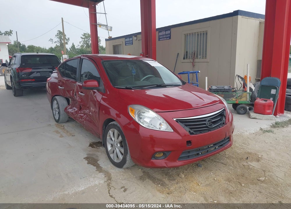 2014 NISSAN VERSA 1.6 SL VIN: 3N1CN7AP0EL877183