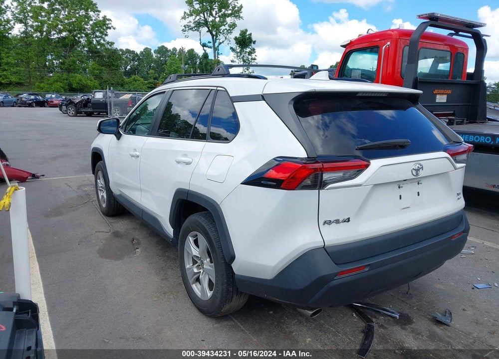 2021 TOYOTA RAV4 XLE VIN: 2T3P1RFV1MW226035