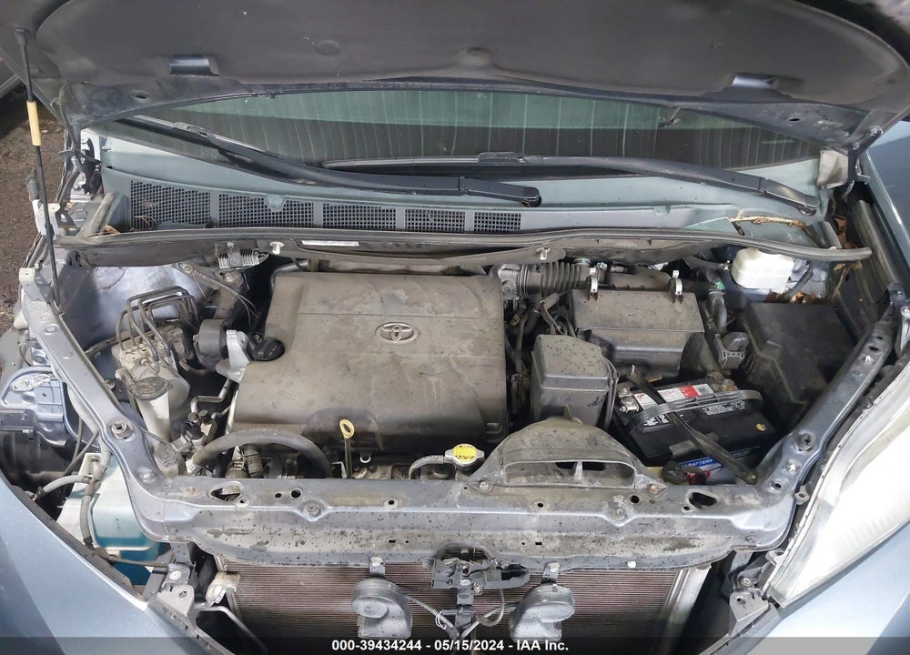 2014 TOYOTA SIENNA LE V6 8 PASSENGER VIN: 5TDKK3DC7ES511525