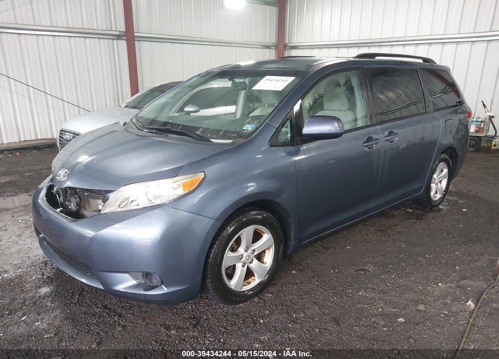 2014 TOYOTA SIENNA LE V6 8 PASSENGER VIN: 5TDKK3DC7ES511525