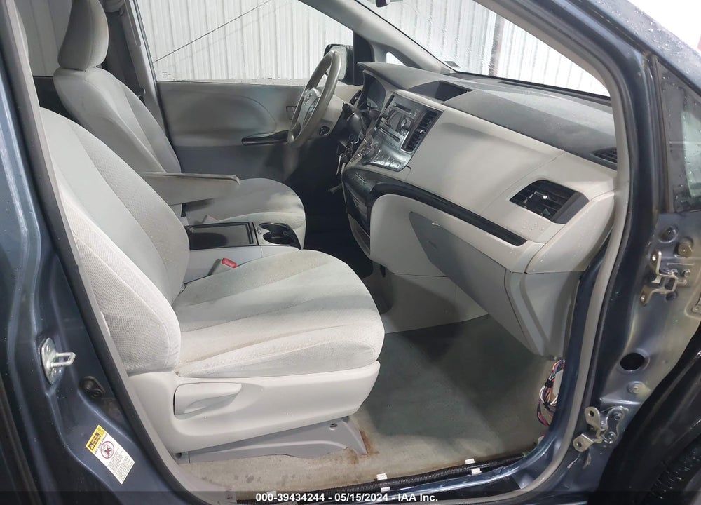 2014 TOYOTA SIENNA LE V6 8 PASSENGER VIN: 5TDKK3DC7ES511525