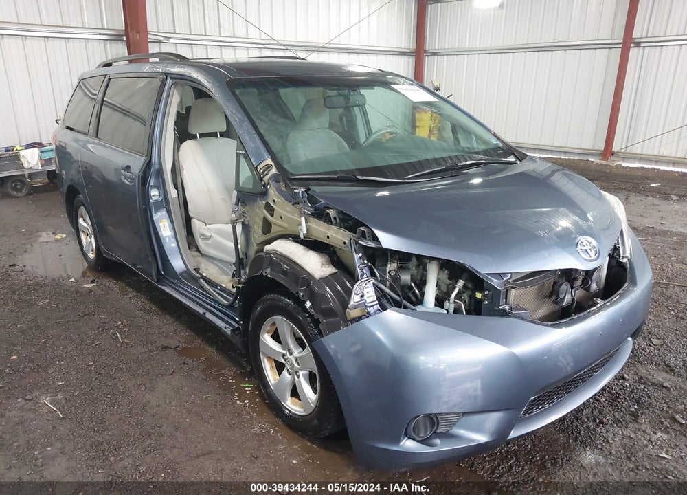 2014 TOYOTA SIENNA LE V6 8 PASSENGER VIN: 5TDKK3DC7ES511525