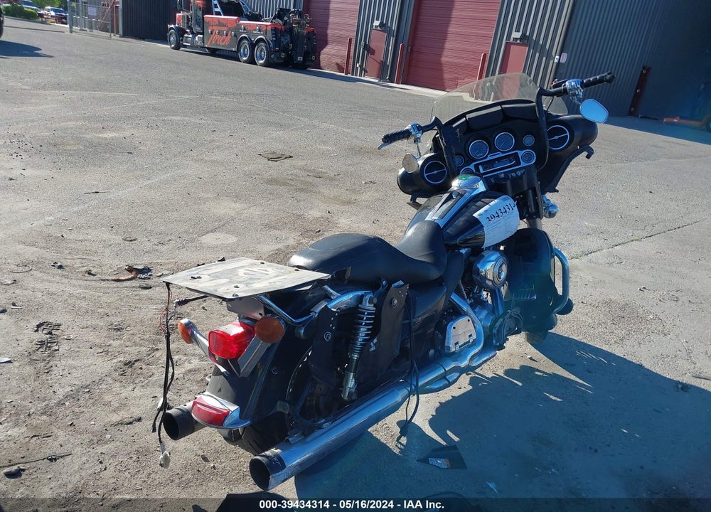 2010 HARLEY-DAVIDSON FLHTCU VIN: 1HD1FC412AB662772