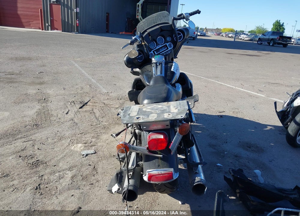 2010 HARLEY-DAVIDSON FLHTCU VIN: 1HD1FC412AB662772