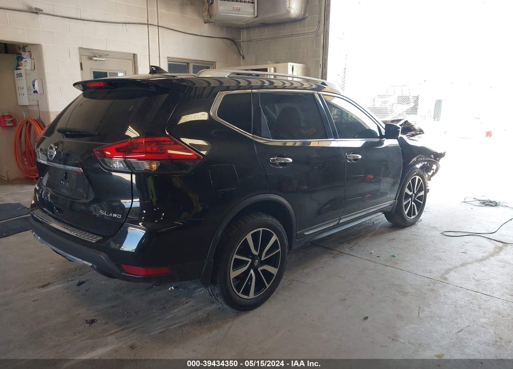 2017 NISSAN ROGUE SL VIN: JN8AT2MV7HW261720
