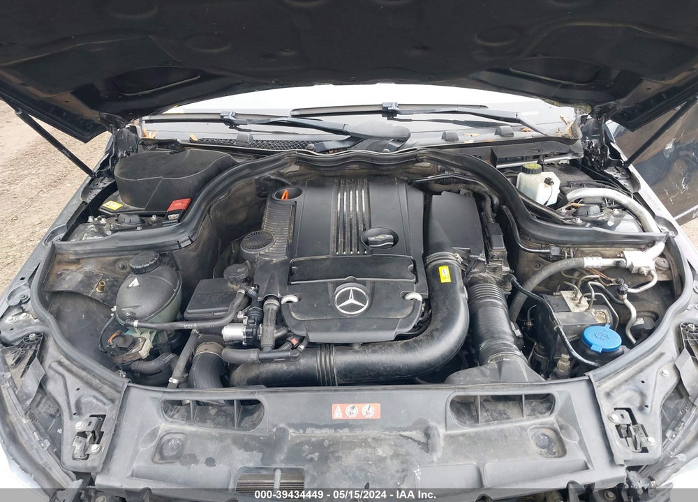 2013 MERCEDES-BENZ C 250 LUXURY/SPORT VIN: WDDGF4HB6DA773118