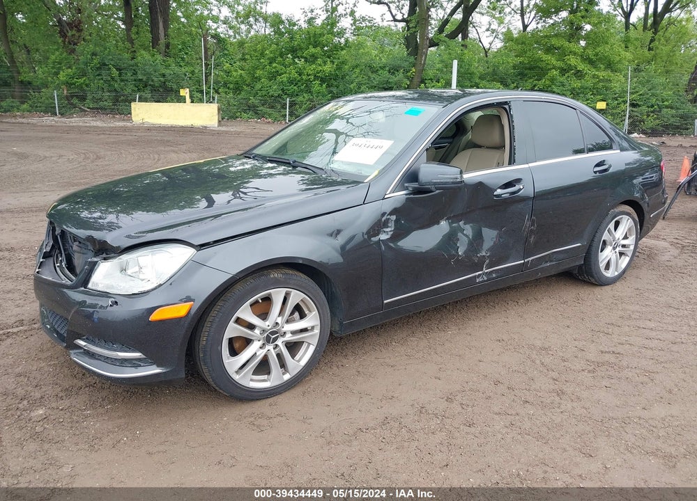 2013 MERCEDES-BENZ C 250 LUXURY/SPORT VIN: WDDGF4HB6DA773118
