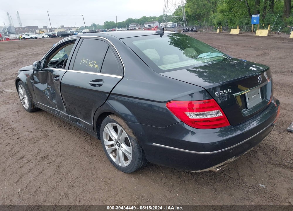 2013 MERCEDES-BENZ C 250 LUXURY/SPORT VIN: WDDGF4HB6DA773118
