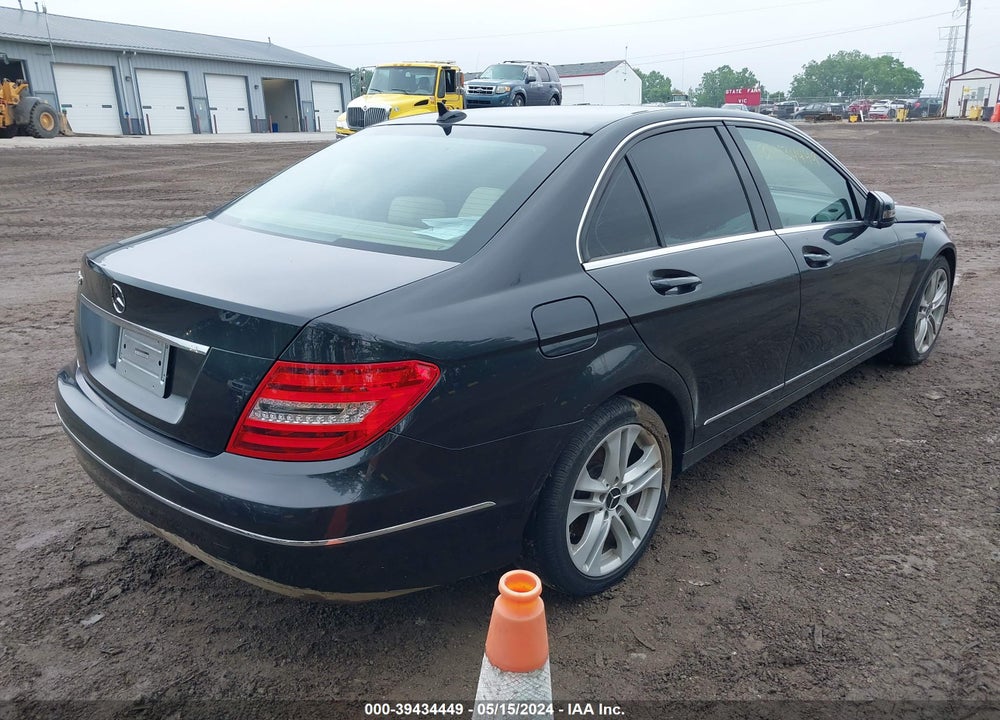 2013 MERCEDES-BENZ C 250 LUXURY/SPORT VIN: WDDGF4HB6DA773118