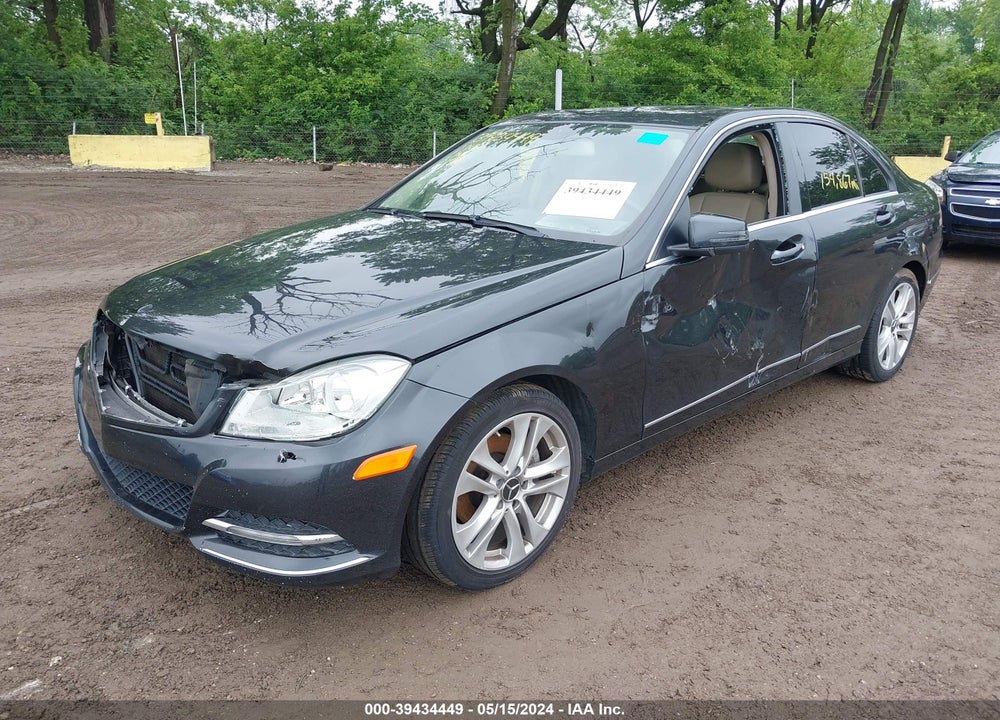 2013 MERCEDES-BENZ C 250 LUXURY/SPORT VIN: WDDGF4HB6DA773118