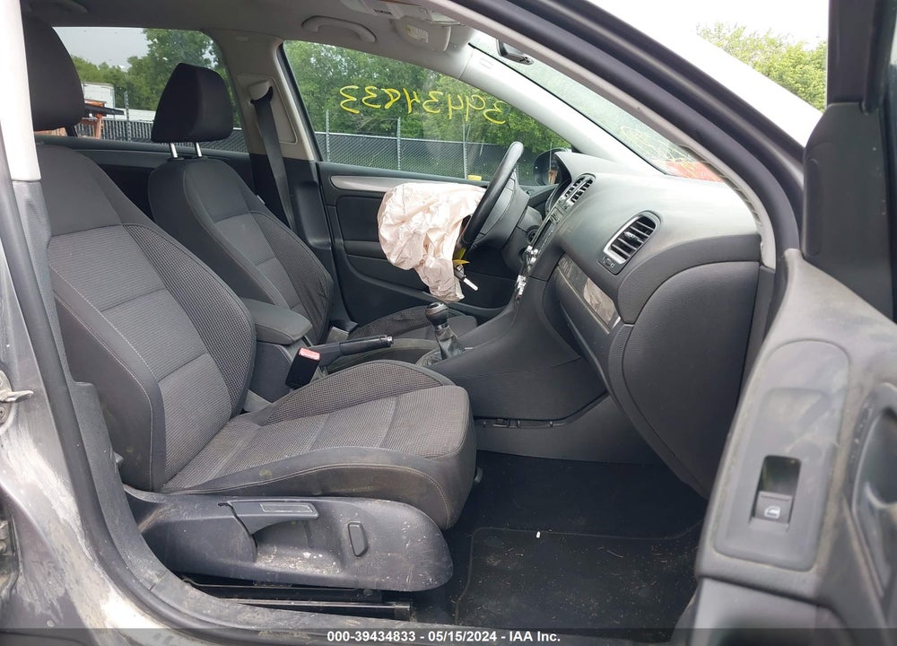 2010 VOLKSWAGEN GOLF TDI VIN: WVWNM7AJ1AW271903