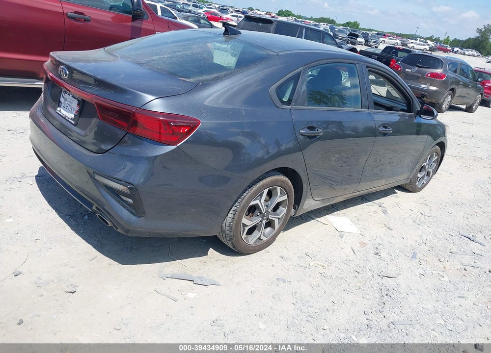 2021 KIA FORTE LXS VIN: 3KPF24AD4ME327818