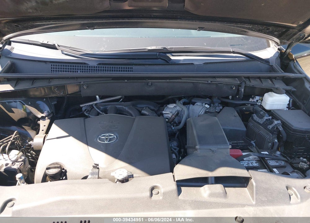 2019 TOYOTA HIGHLANDER XLE VIN: 5TDKZRFH5KS350112