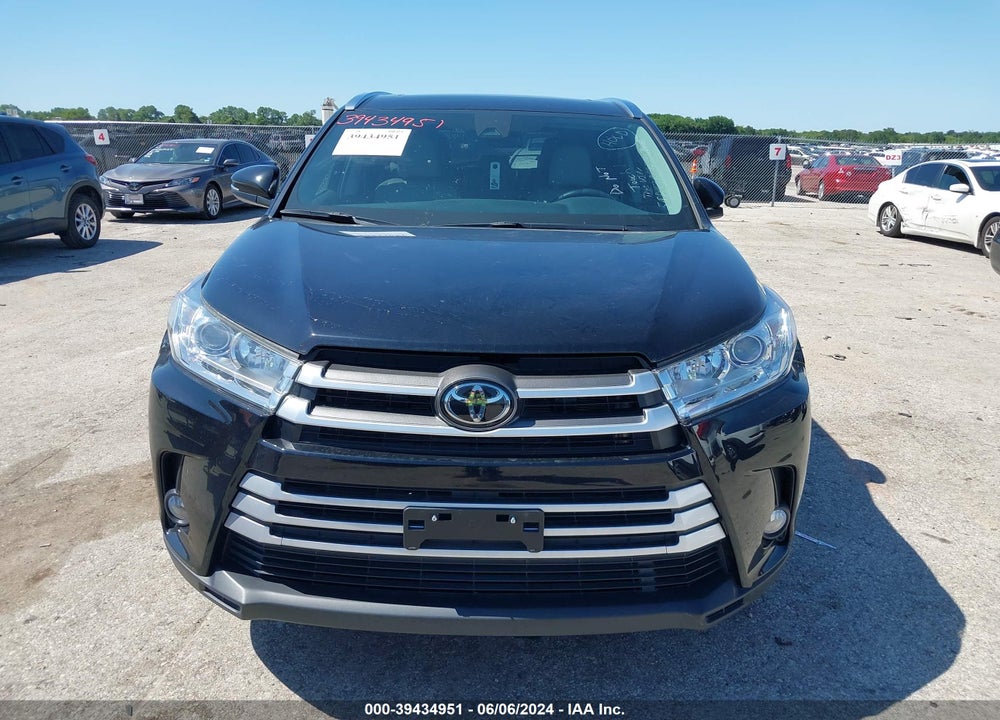 2019 TOYOTA HIGHLANDER XLE VIN: 5TDKZRFH5KS350112