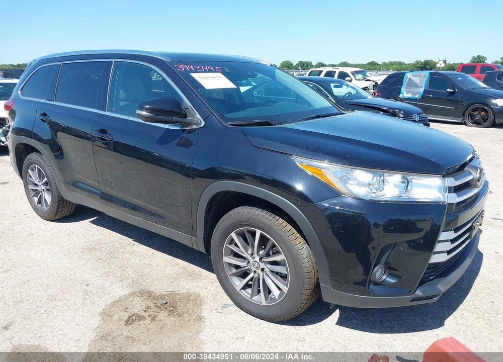 2019 TOYOTA HIGHLANDER XLE VIN: 5TDKZRFH5KS350112