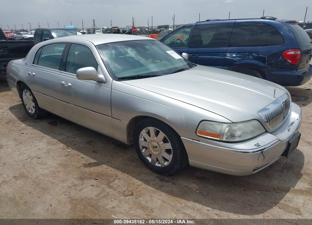 2003 LINCOLN TOWN CAR CARTIER VIN: 1LNHM83W83Y635894