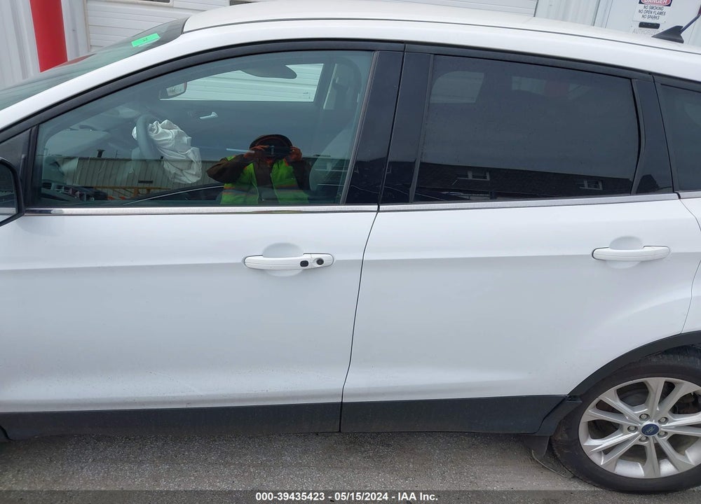 2019 FORD ESCAPE SE VIN: 1FMCU0GD3KUA02648