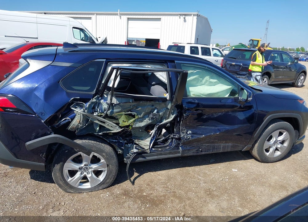 2019 TOYOTA RAV4 XLE VIN: JTMW1RFV9KD513077