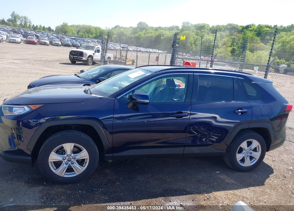 2019 TOYOTA RAV4 XLE VIN: JTMW1RFV9KD513077