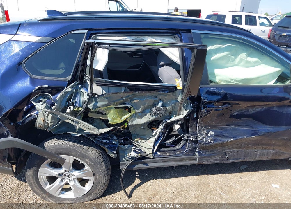 2019 TOYOTA RAV4 XLE VIN: JTMW1RFV9KD513077