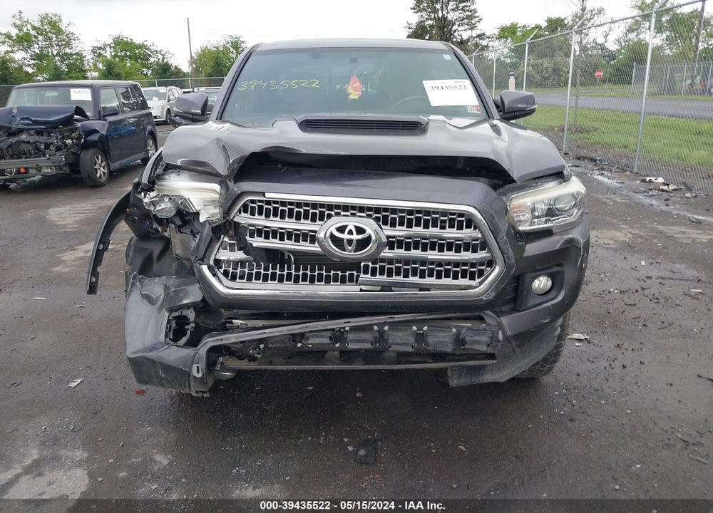 2017 TOYOTA TACOMA DBL CAB/SR5/TRD SPORT/OR VIN: 5TFDZ5BN0HX013752