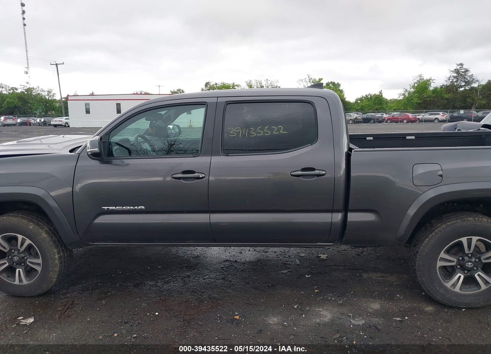 2017 TOYOTA TACOMA DBL CAB/SR5/TRD SPORT/OR VIN: 5TFDZ5BN0HX013752