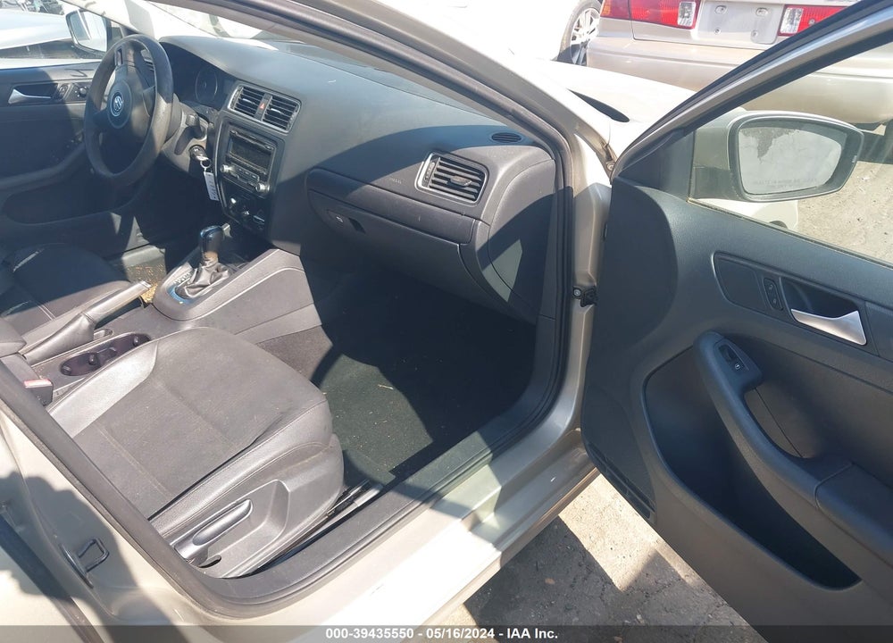 2012 VOLKSWAGEN JETTA 2.5L SE VIN: 3VWDP7AJ4CM453520