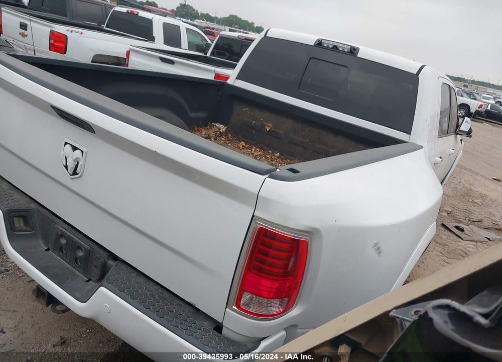 2017 RAM 3500 LAIE MEGA CAB 4X4 6'4 BOX VIN: 3C63RRML7HG577733