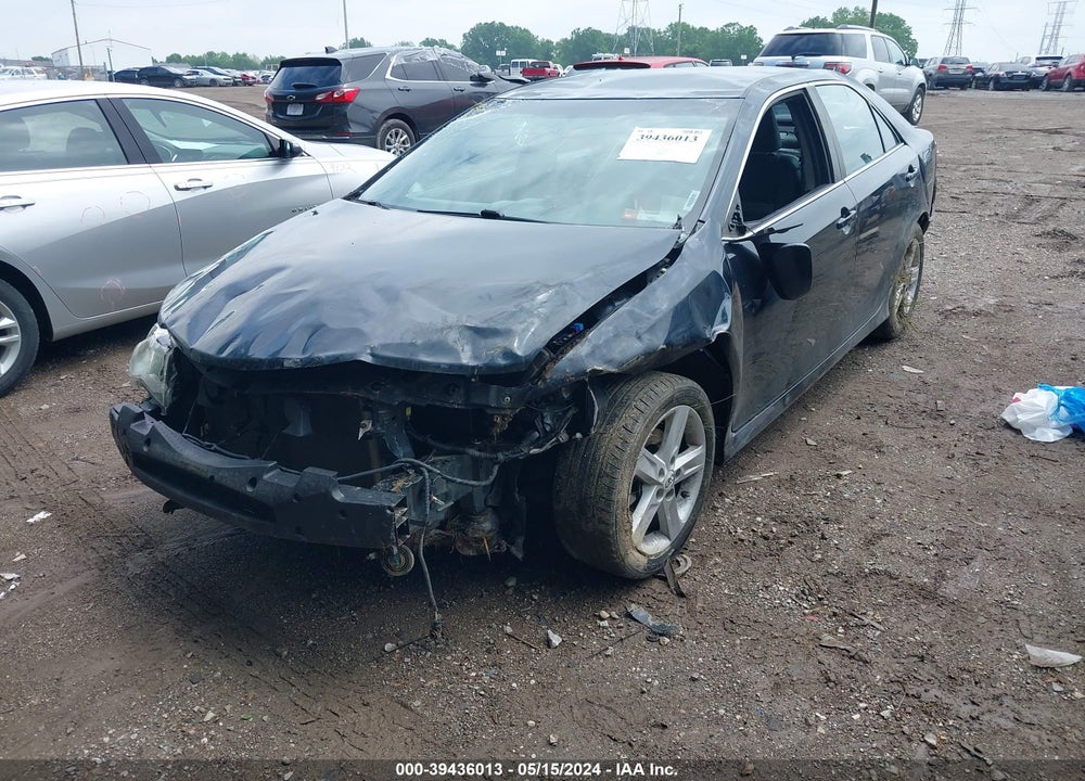 2013 TOYOTA CAMRY SE VIN: 4T1BF1FK1DU644008